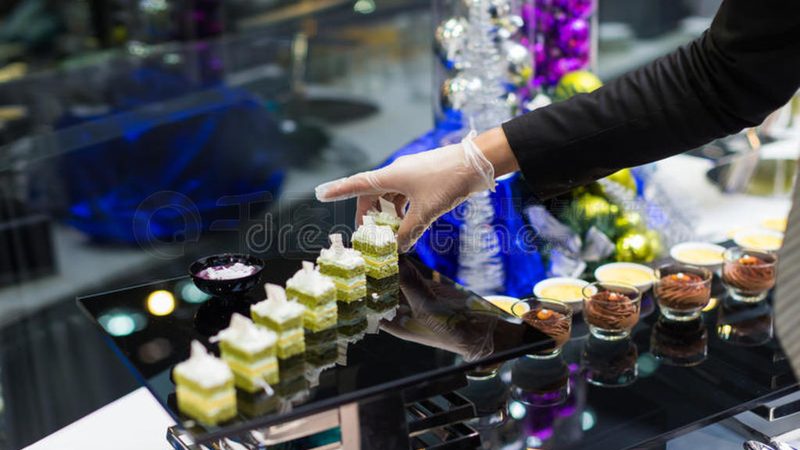 在调味品行业，国标与企标的具体要求如下：