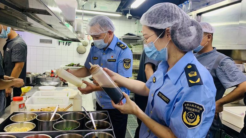 揭秘零食批发一手货源代理：条件与注意事项